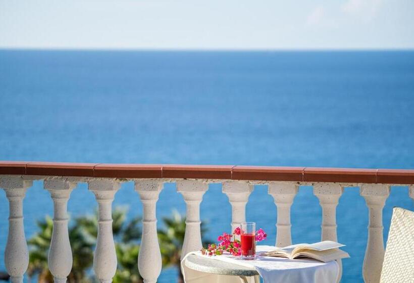 オーシャンビュースタンダードルーム, Santa Lucia