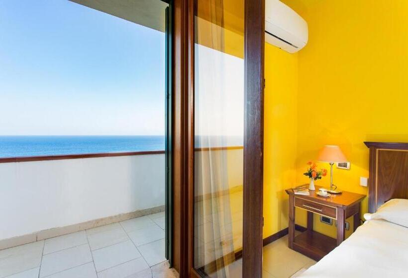 オーシャンビュースタンダードルーム, Santa Lucia