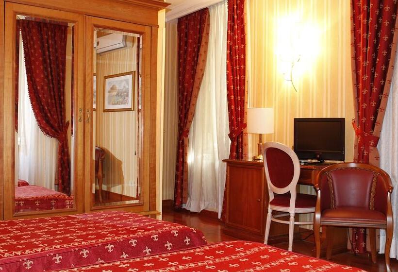 Pokój Standard Trzyosobowy, Sistina