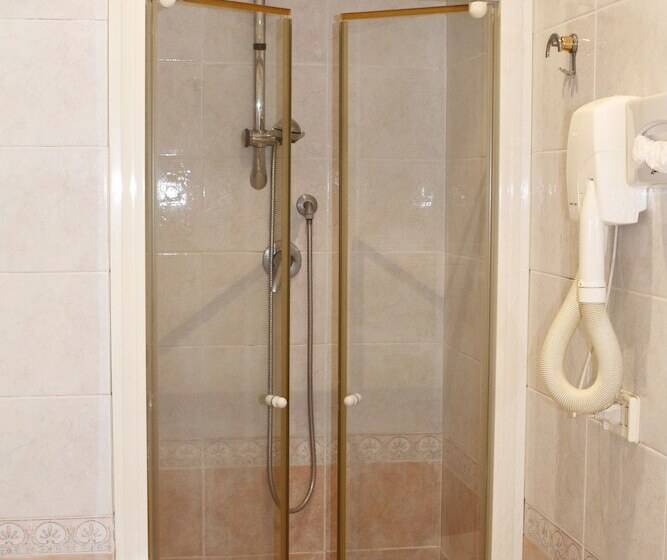 Pokój Standard Trzyosobowy, Sistina