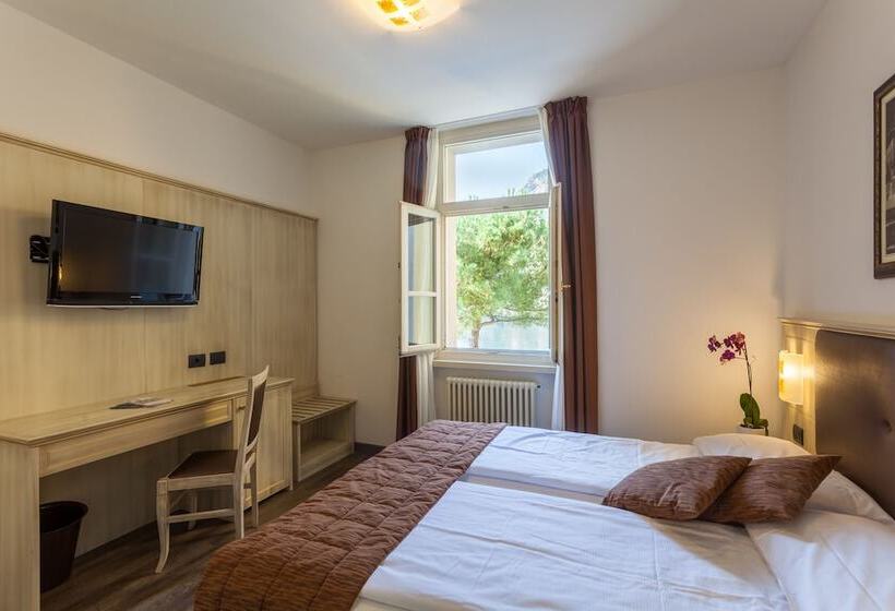 Superior room with lake view, Sole Relax & Panorama