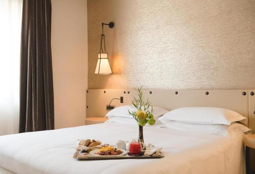 סוויטת ג'וניור, Starhotels Metropole