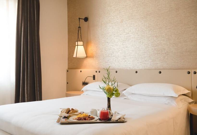 סוויטת ג'וניור, Starhotels Metropole