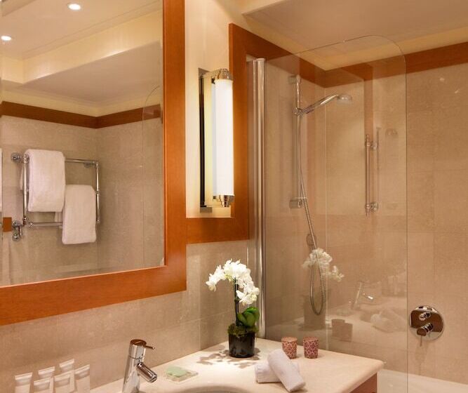 חדר סטנדרט לשלושה, Starhotels Metropole