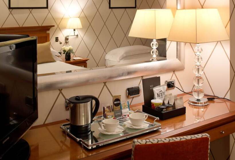 חדר סטנדרט לשלושה, Starhotels Metropole