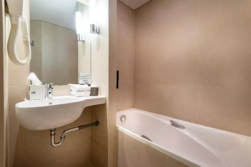 スタンダードトリプルルーム, Starhotels Metropole