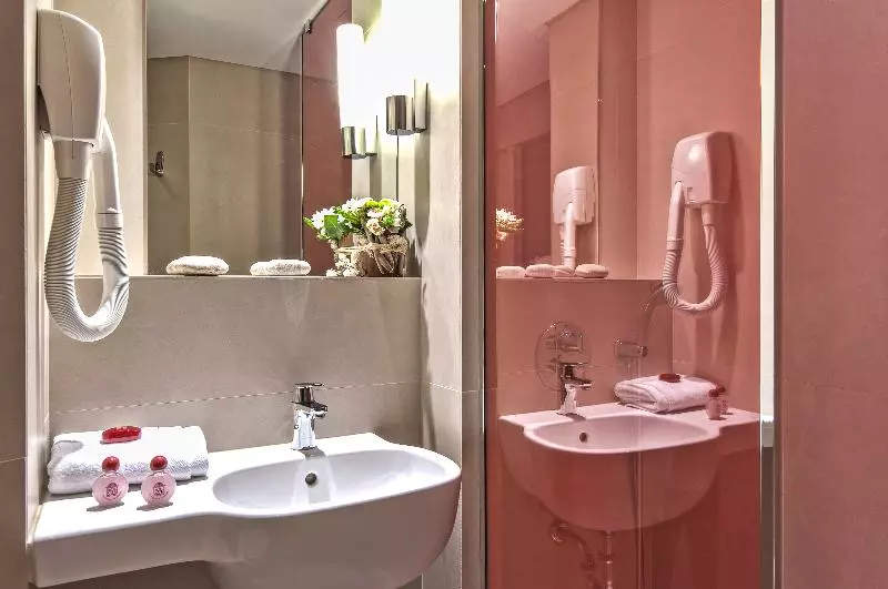 スタンダードトリプルルーム, Starhotels Metropole