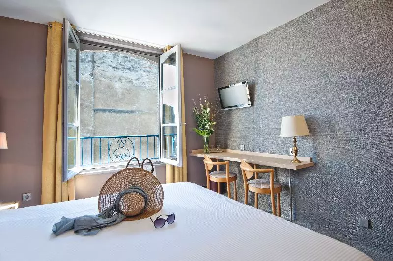 スタンダードトリプルルーム, Starhotels Metropole