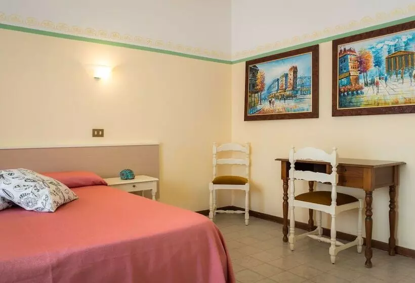 اتاق اکونومی, Villa Rita