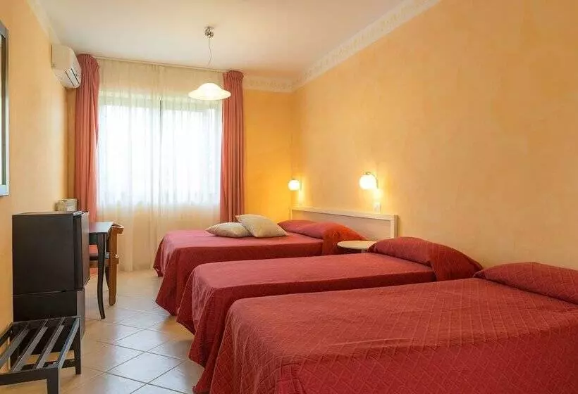 اتاق استاندارد چهار تخته, Villa Rita