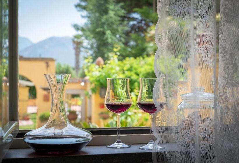 标准三人间, Villa Rita