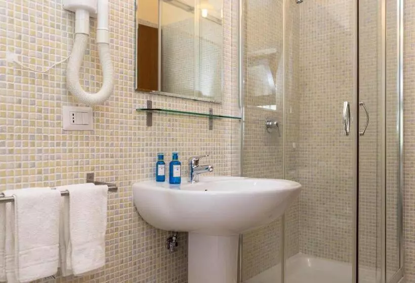 اتاق استاندارد چهار تخته, Villa Rita