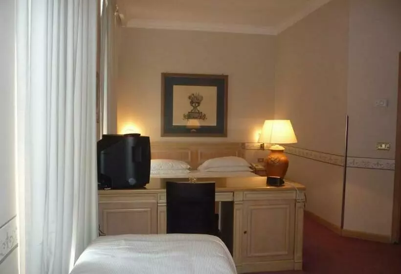 اتاق استاندارد سه نفره, Starhotels Terminus