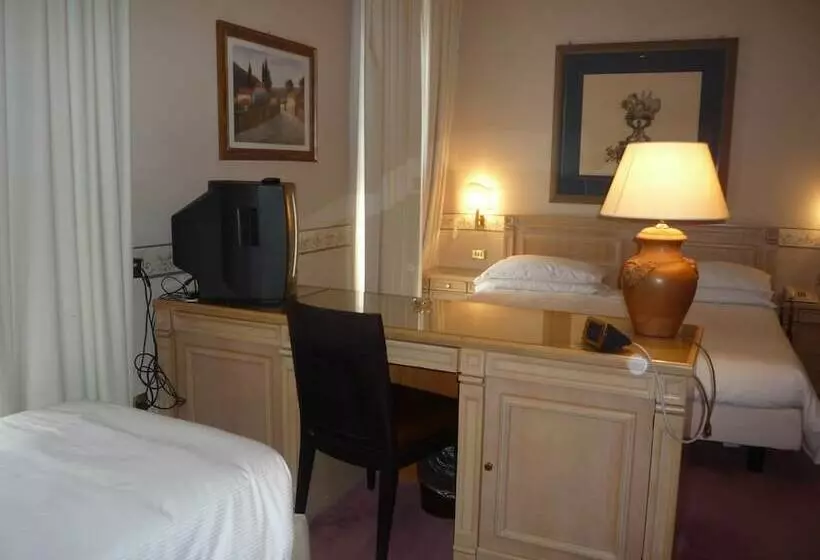 اتاق استاندارد سه نفره, Starhotels Terminus