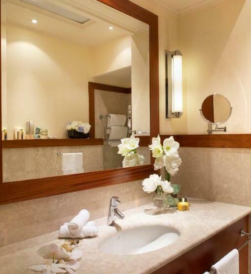 آپارتمان یک خوابه با دری مشترک که هال را جدا می کند., Starhotels Terminus