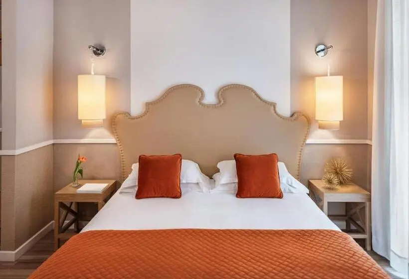 آپارتمان یک خوابه با دری مشترک که هال را جدا می کند., Starhotels Terminus