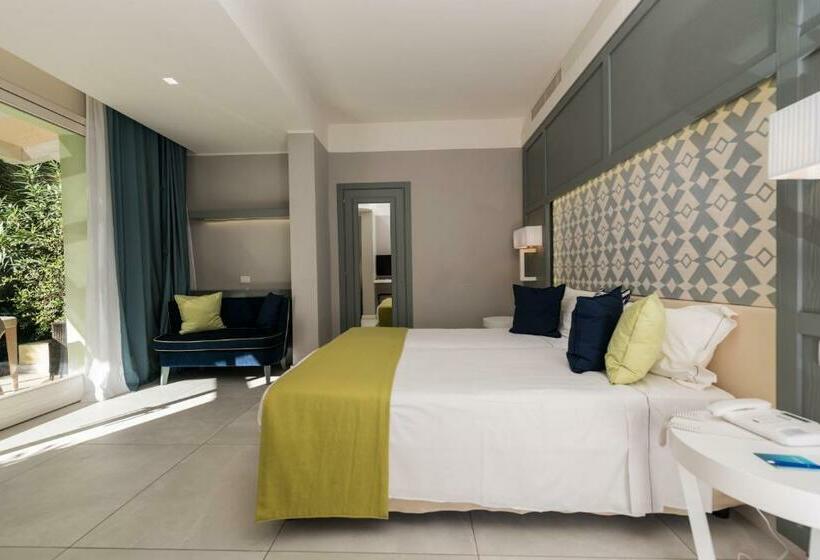 חדר משפחתי דלוקס, Forte Village Resort  Pineta