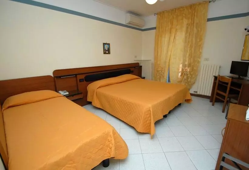اتاق اکونومی, Baia Del Sorriso