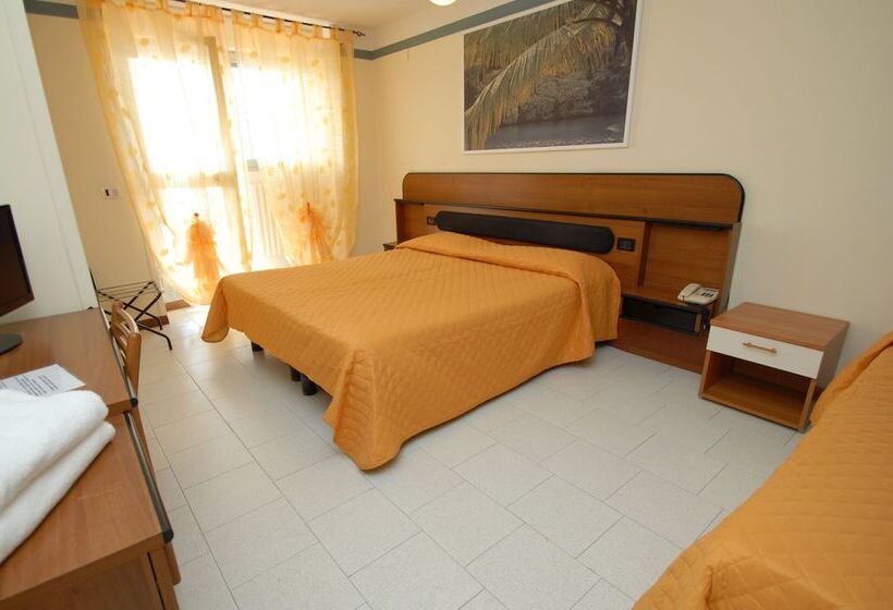 Трехместный Номер Стандарт с Балконом, Baia Del Sorriso