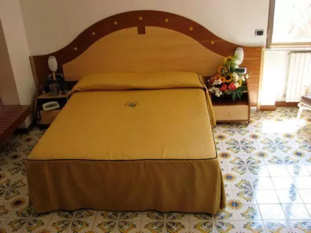 اتاق استاندارد, Bristol