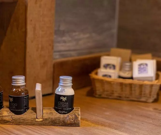 اتاق بزرگ با دسترسی به اسپا, Bucaneve