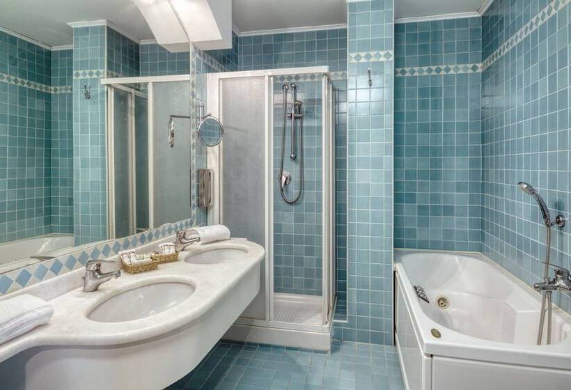 اتاق سوپریور, Carlton