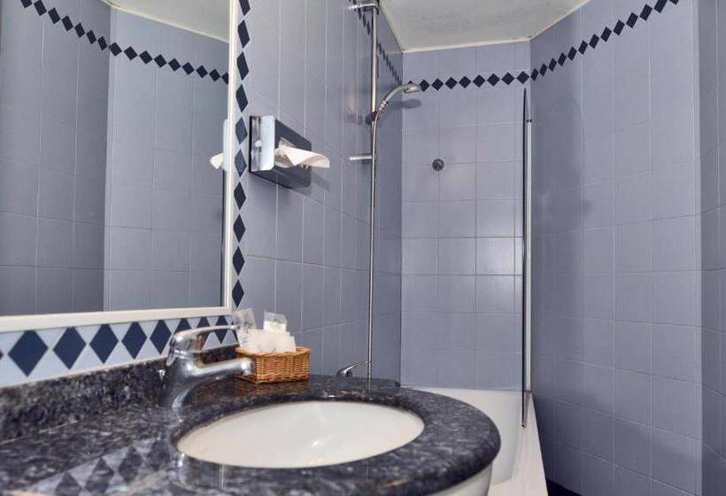 اتاق اکونومی, Carlton