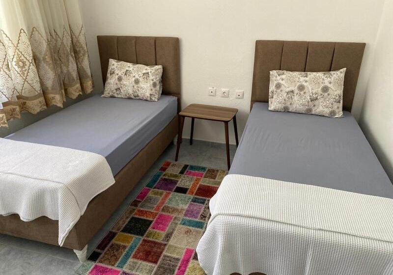 اتاق اکونومی, Carlton