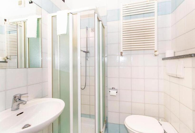 غرفة كومفورت ثلاثية, Cristallo Torino