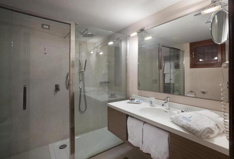 Номер Deluxe Вид на Море Боковой, Due Lune Puntaldia Resort & Golf