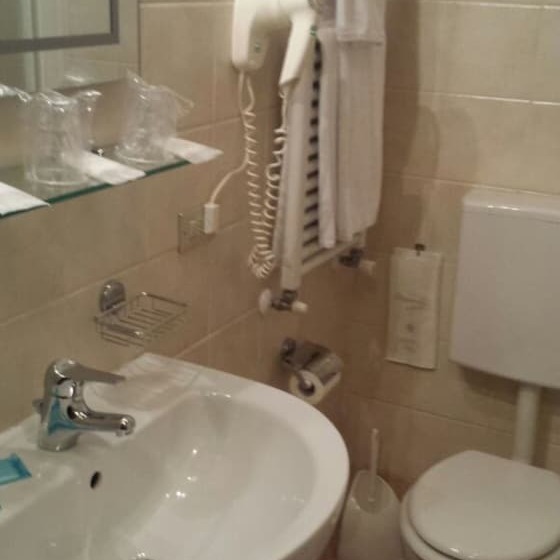 اتاق استاندارد سه نفره, Palace