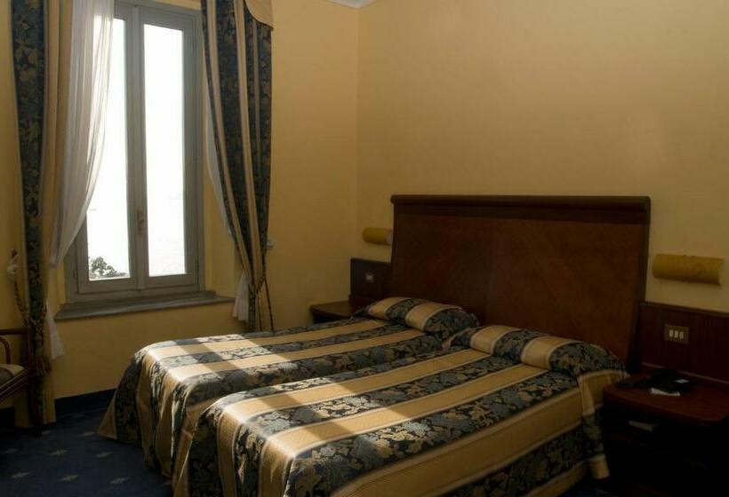 Номер Стандарт, Europalace