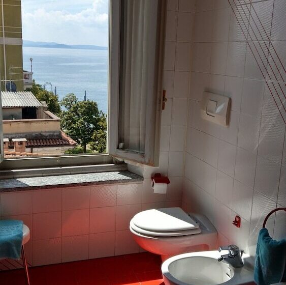 Superior room with lake view, Europalace