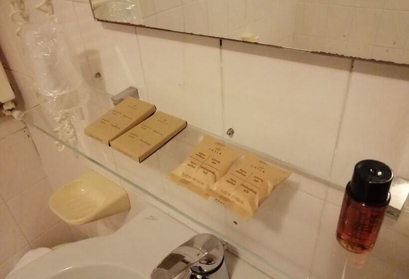 اتاق استاندارد, Falier