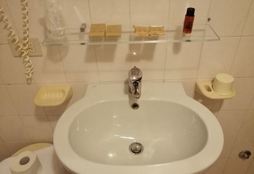 اتاق استاندارد, Falier