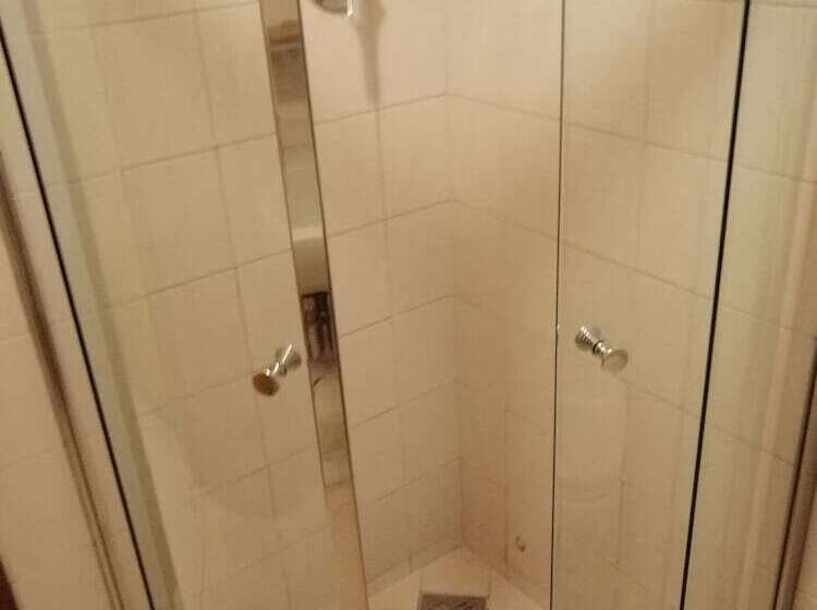 اتاق استاندارد, Falier