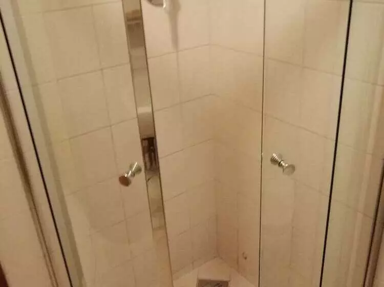 اتاق استاندارد, Falier