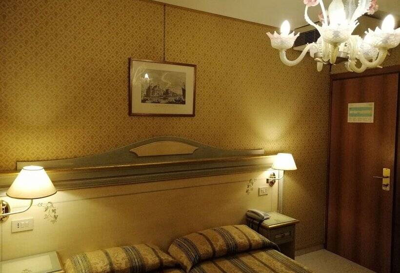 اتاق استاندارد, Falier