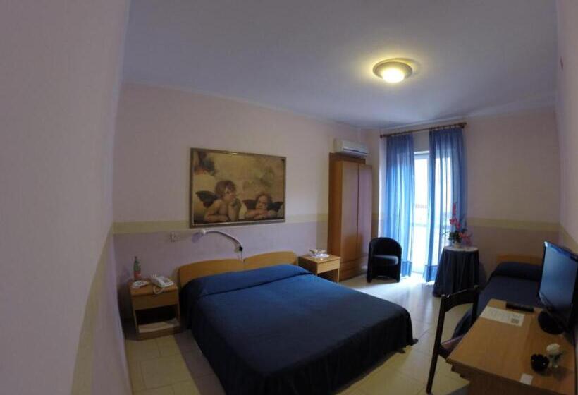 غرفة قياسية, Flying