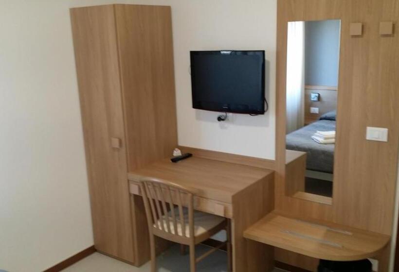 غرفة عائلية, Flying