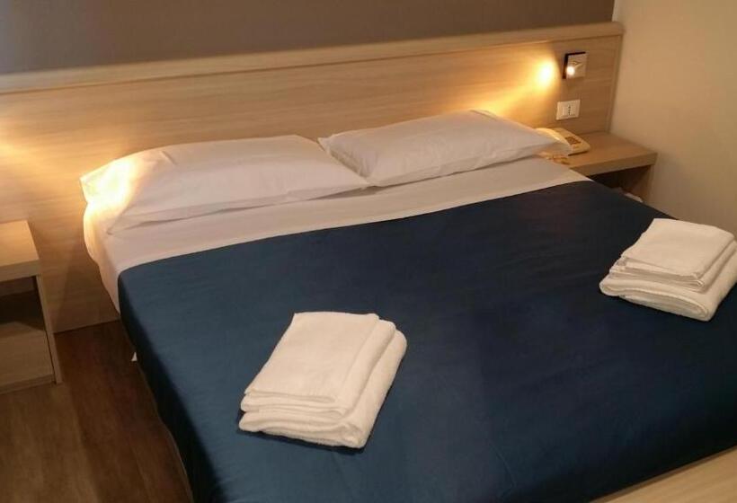 غرفة قياسية, Flying