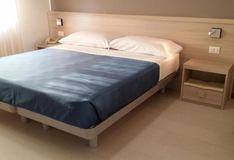 غرفة قياسية, Flying