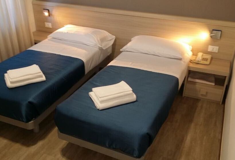 غرفة قياسية, Flying