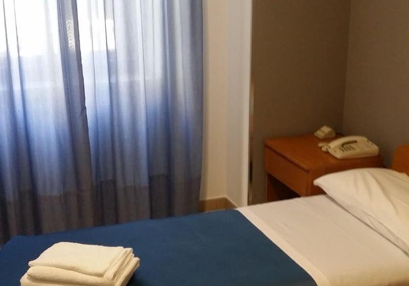 غرفة قياسية فردية, Flying