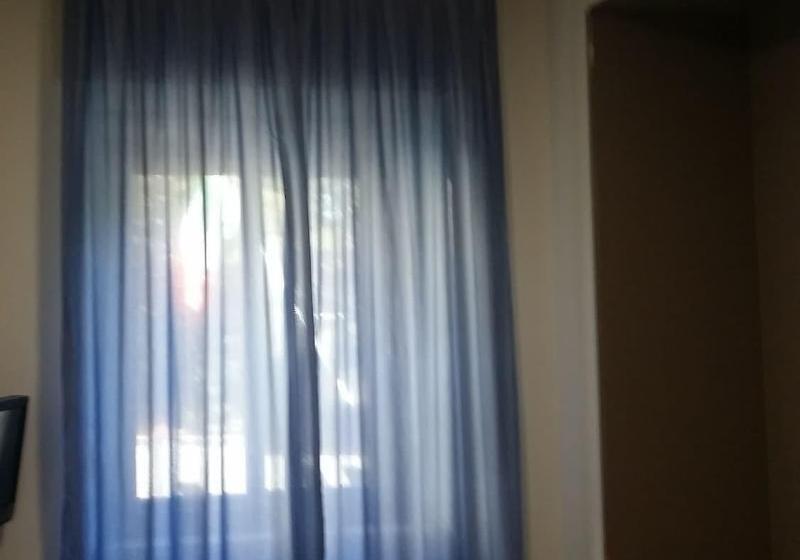 غرفة قياسية فردية, Flying