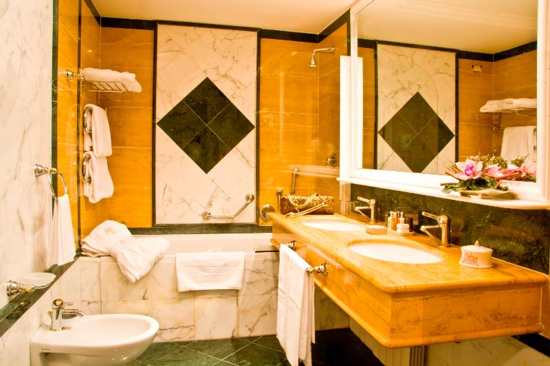 חדר סטנדרט נוף לאגם, Grand Hotel Des Iles Borromées & Spa