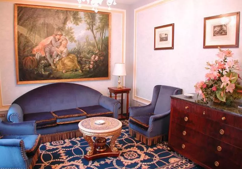 湖の見えるジュニアスイート, Grand Hotel Des Iles Borromées & Spa