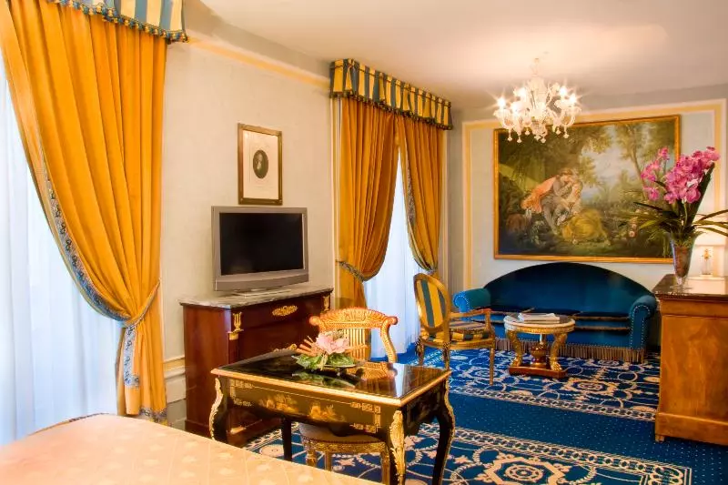 湖の見えるジュニアスイート, Grand Hotel Des Iles Borromées & Spa