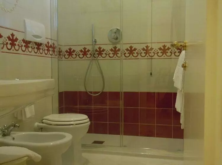 اتاق استاندارد یک نفره, Grand Hotel Villa Balbi