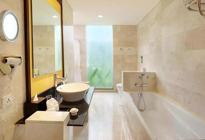 Bungalow Deluxe, Legian Beach
